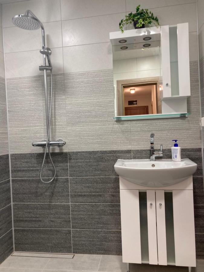 Victor'S Suite , With Private Parking فارنا المظهر الخارجي الصورة
